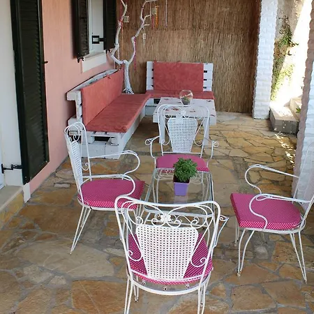 Milia Corfu Kynopiastai